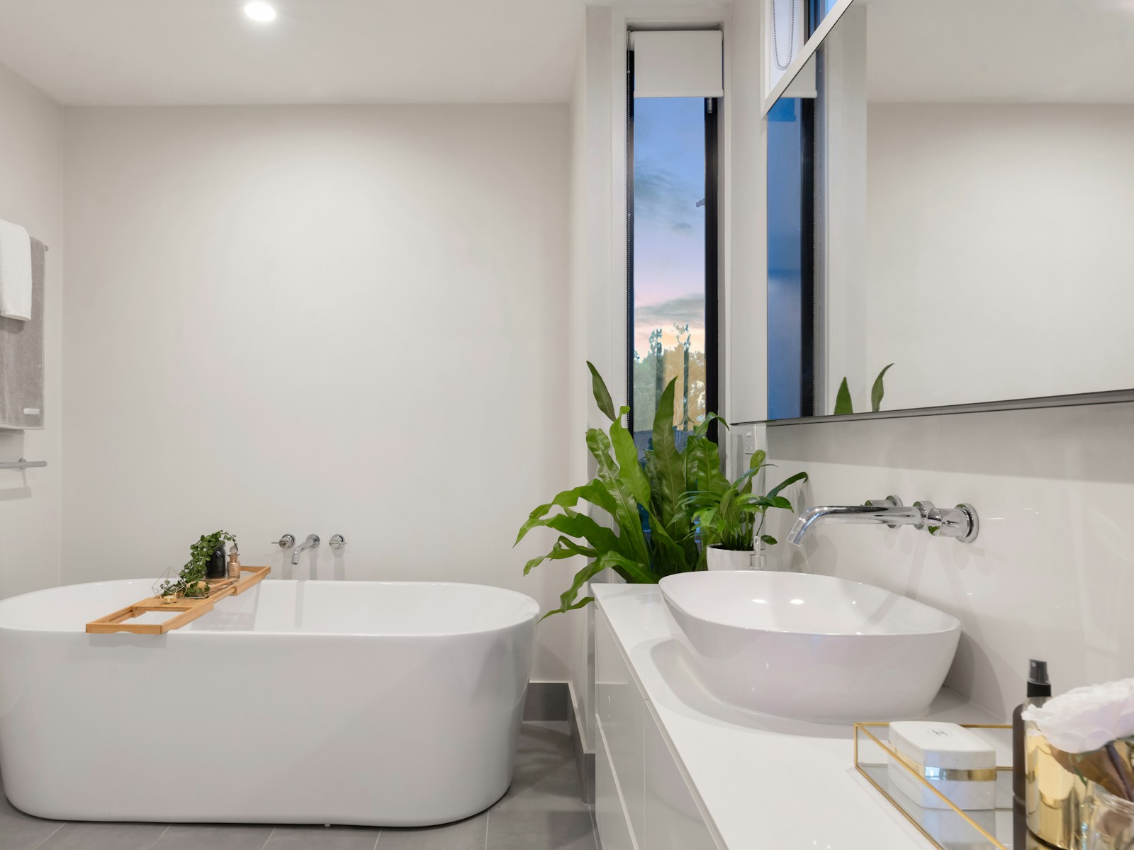 Deep cleaning of a bathroom in a Murfreesboro home